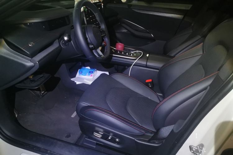 Used Xiaomi Auto SU7 2024 Four-Wheel Drive Ultra-Long Range Advanced Intelligent Driving Max Edition Driver Seat