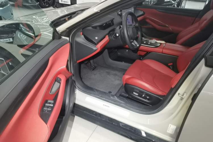Used Xiaomi Auto SU7 2024 Rear-Drive Long-Range Intelligent Driving Version Driver Seat