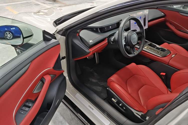 Used Xiaomi Auto SU7 2024 Four-Wheel Drive Ultra-Long Range Advanced Intelligent Driving Max Edition Driver Seat