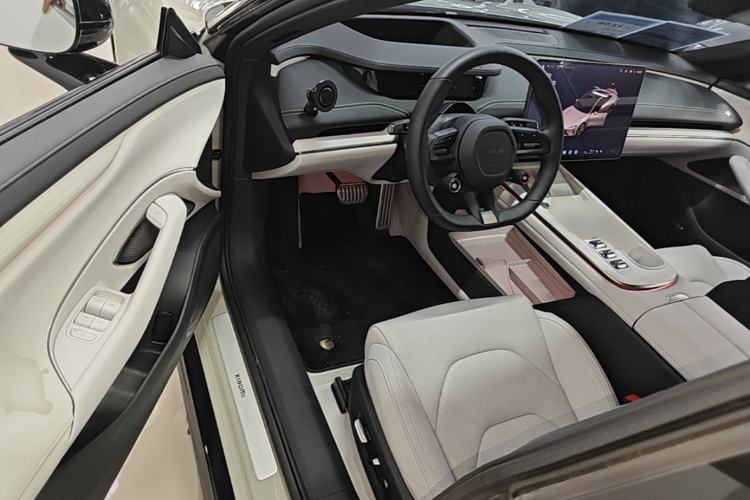 Used Xiaomi Auto SU7 2024 Four-Wheel Drive Ultra-Long Range Advanced Intelligent Driving Max Edition Driver Seat