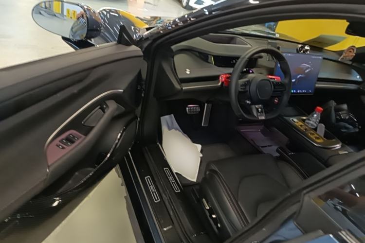 Used Xiaomi Auto SU7 2024 Four-Wheel Drive Ultra-Long Range Advanced Intelligent Driving Max Edition Driver Seat