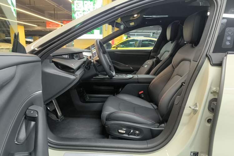 Used Xiaomi Auto SU7 2024 Four-Wheel Drive Ultra-Long Range Advanced Intelligent Driving Max Edition Driver Seat