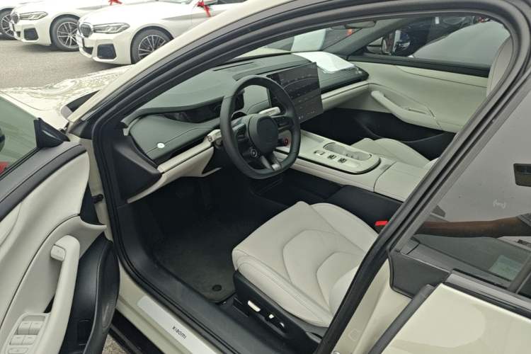 Used Xiaomi Auto SU7 2024 Rear-Drive Long-Range Intelligent Driving Version Driver Seat