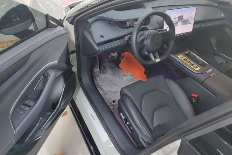 Used Xiaomi Auto SU7 2024 Four-Wheel Drive Ultra-Long Range Advanced Intelligent Driving Max Edition Driver Seat