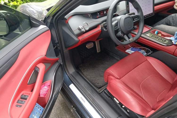 Used Xiaomi Auto SU7 2024 Four-Wheel Drive Ultra-Long Range Advanced Intelligent Driving Max Edition Driver Seat