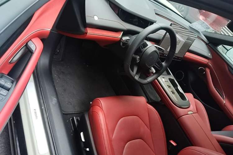 Used Xiaomi Auto SU7 2024 Rear-Drive Long-Range Intelligent Driving Version Driver Seat