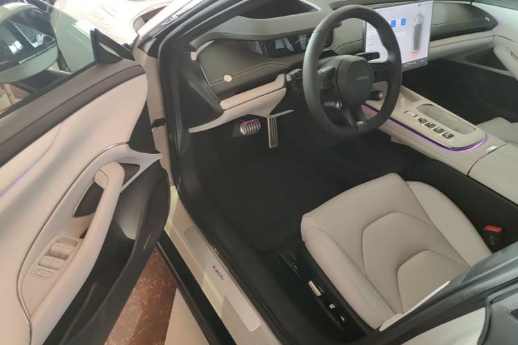 Used Xiaomi Auto SU7 2024 Four-Wheel Drive Ultra-Long Range Advanced Intelligent Driving Max Edition Driver Seat