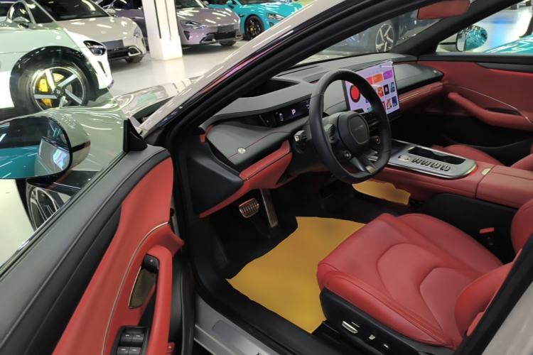 Used Xiaomi Auto SU7 2024 Four-Wheel Drive Ultra-Long Range Advanced Intelligent Driving Max Edition Driver Seat