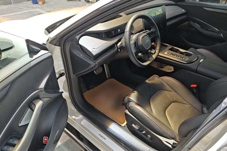 Used Xiaomi Auto SU7 2024 Four-Wheel Drive Ultra-Long Range Advanced Intelligent Driving Max Edition Driver Seat