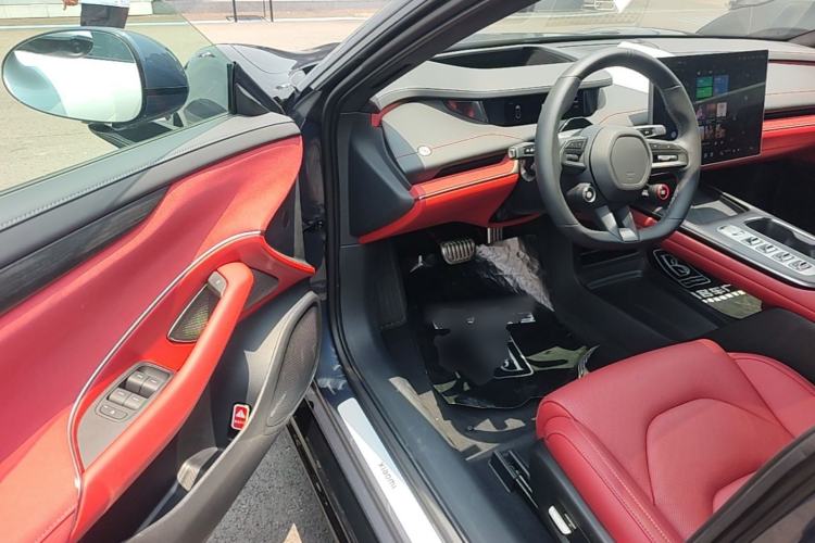 Used Xiaomi Auto SU7 2024 Four-Wheel Drive Ultra-Long Range Advanced Intelligent Driving Max Edition Driver Seat