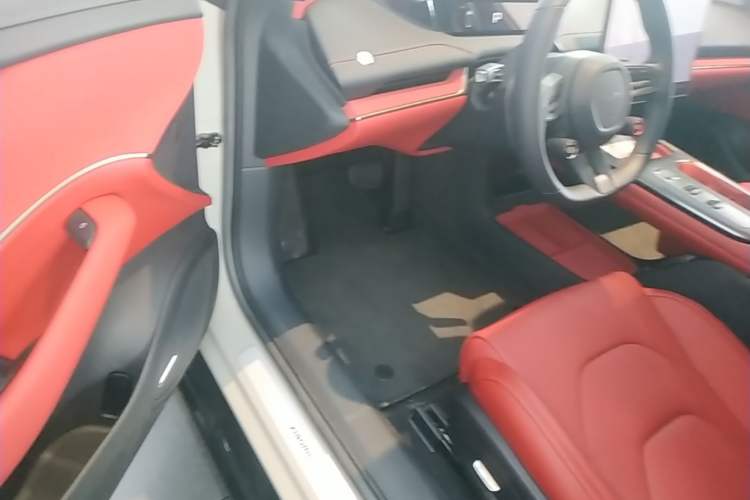 Used Xiaomi Auto SU7 2024 Rear-Drive Ultra-Long Range Advanced Pro-Level Intelligent Driving Version Driver Seat