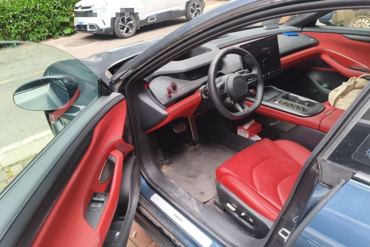 Used Xiaomi Auto SU7 2024 Four-Wheel Drive Ultra-Long Range Advanced Intelligent Driving Max Edition Driver Seat