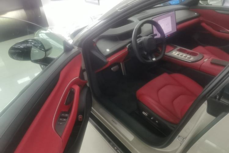 Used Xiaomi Auto SU7 2024 Four-Wheel Drive Ultra-Long Range Advanced Intelligent Driving Max Edition Driver Seat