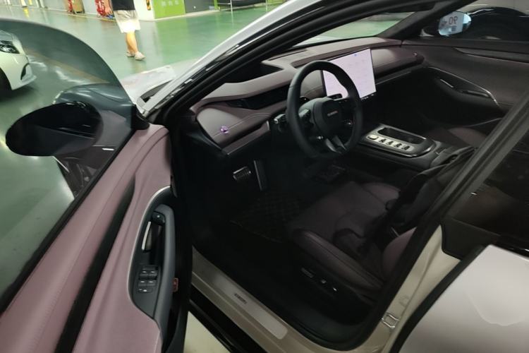 Used Xiaomi Auto SU7 2024 Four-Wheel Drive Ultra-Long Range Advanced Intelligent Driving Max Edition Driver Seat