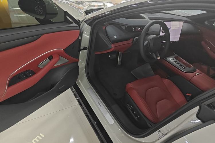 Used Xiaomi Auto SU7 2024 Four-Wheel Drive Ultra-Long Range Advanced Intelligent Driving Max Edition Driver Seat