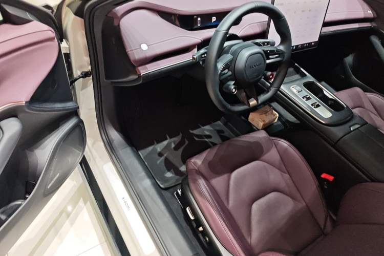 Used Xiaomi Auto SU7 2024 Rear-Drive Standard Founder Edition Driver Seat
