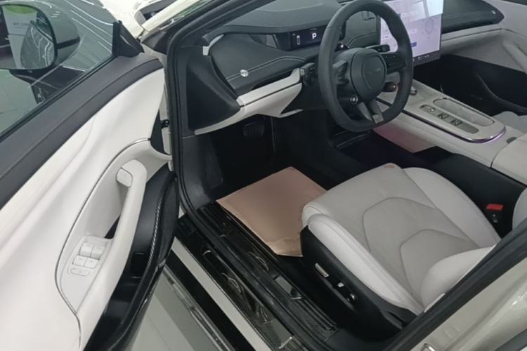 Used Xiaomi Auto SU7 2024 Rear-Drive Long-Range Intelligent Driving Version Driver Seat
