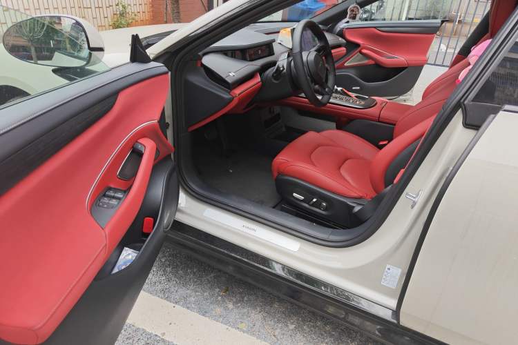 Used Xiaomi Auto SU7 2024 Rear-Drive Ultra-Long Range Advanced Pro-Level Intelligent Driving Version Driver Seat