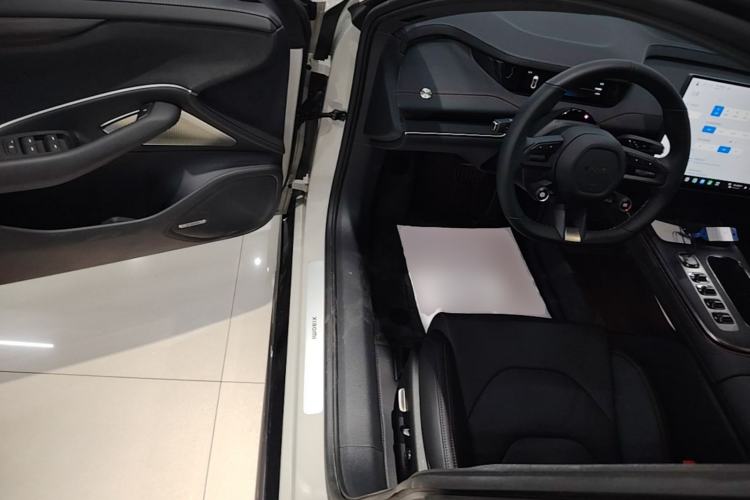 Used Xiaomi Auto SU7 2024 Rear-Drive Ultra-Long Range Advanced Pro-Level Intelligent Driving Version Driver Seat