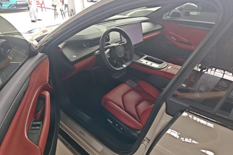 Used Xiaomi Auto SU7 2024 Rear-Drive Long-Range Intelligent Driving Version Driver Seat