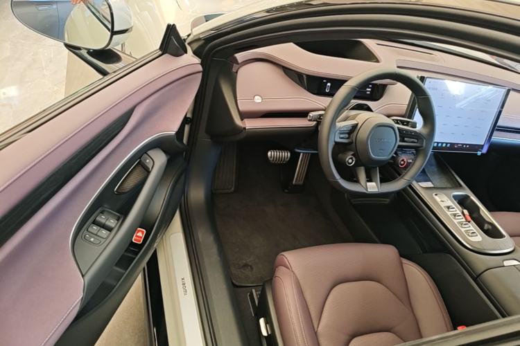 Used Xiaomi Auto SU7 2024 Four-Wheel Drive Ultra-Long Range Advanced Intelligent Driving Max Edition Driver Seat