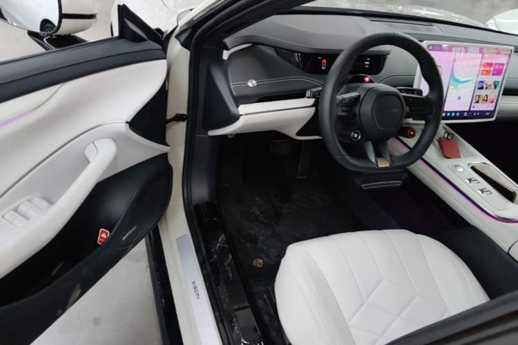 Used Xiaomi Auto SU7 2024 Rear-Drive Long-Range Intelligent Driving Version Driver Seat