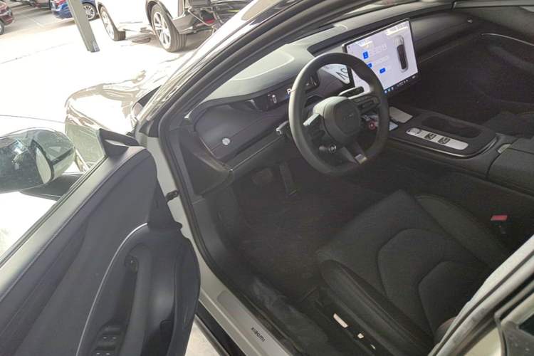 Used Xiaomi Auto SU7 2024 Rear-Drive Ultra-Long Range Advanced Pro-Level Intelligent Driving Version Driver Seat