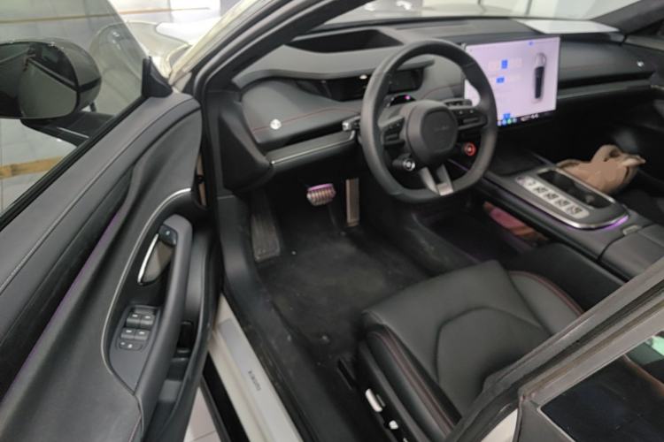 Used Xiaomi Auto SU7 2024 Four-Wheel Drive Ultra-Long Range Advanced Intelligent Driving Max Edition Driver Seat