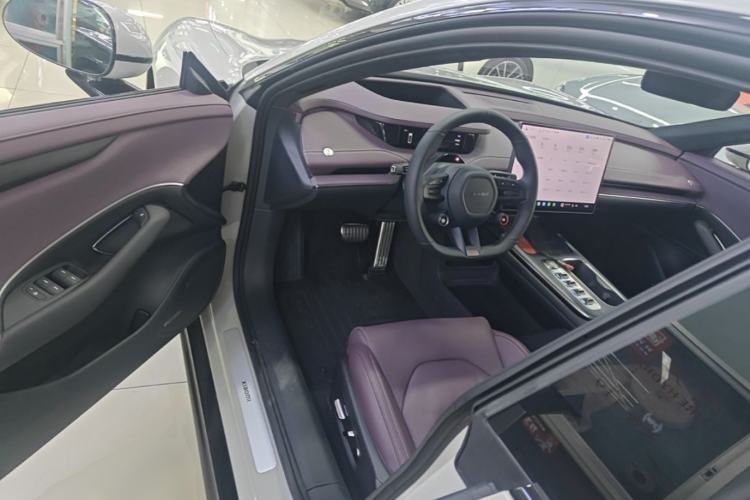 Used Xiaomi Auto SU7 2024 Four-Wheel Drive Ultra-Long Range Advanced Intelligent Driving Max Edition Driver Seat