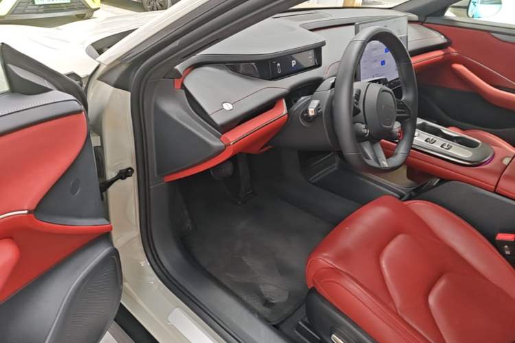 Used Xiaomi Auto SU7 2024 Rear-Drive Long-Range Intelligent Driving Version Driver Seat
