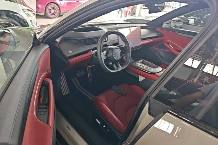 Used Xiaomi Auto SU7 2024 Four-Wheel Drive Ultra-Long Range Advanced Intelligent Driving Max Edition Driver Seat