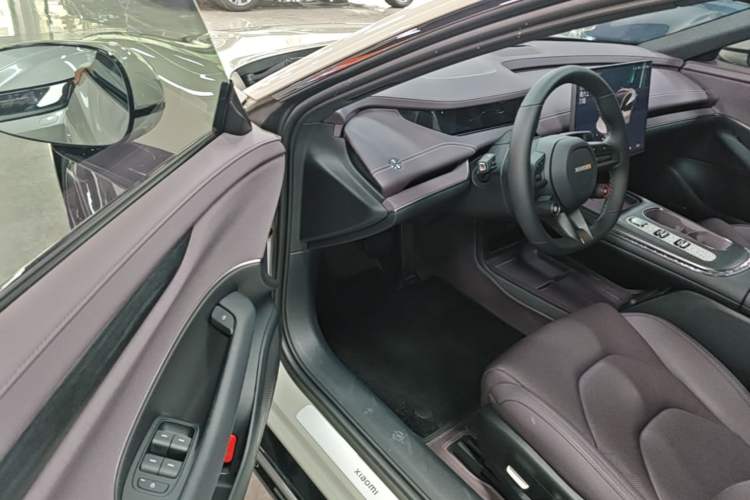 Used Xiaomi Auto SU7 2024 Rear-Drive Ultra-Long Range Advanced Pro-Level Intelligent Driving Version Driver Seat