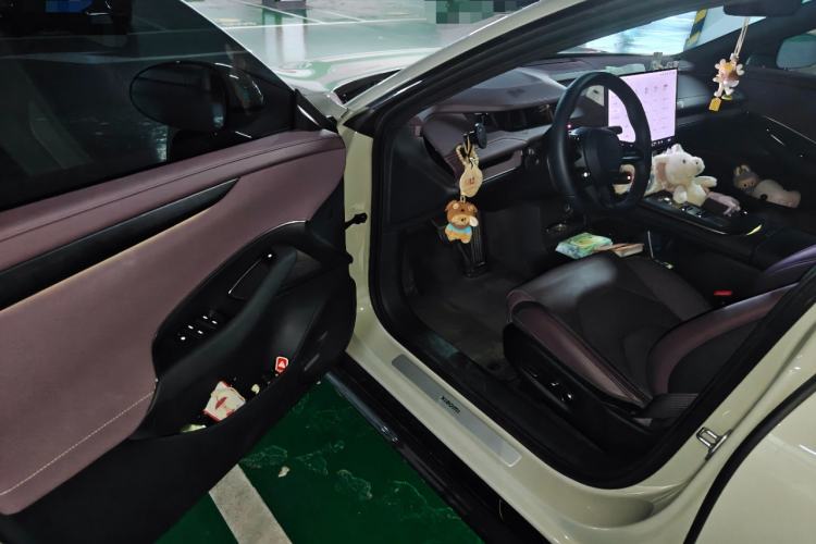 Used Xiaomi Auto SU7 2024 Rear-Drive Long-Range Intelligent Driving Version Driver Seat