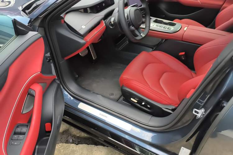 Used Xiaomi Auto SU7 2024 Four-Wheel Drive Ultra-Long Range Advanced Intelligent Driving Max Edition Driver Seat
