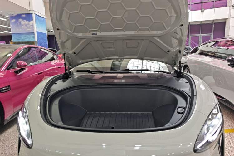 Used Xiaomi Auto SU7 2024 Rear-Drive Ultra-Long Range Advanced Pro-Level Intelligent Driving Version Engine Bay