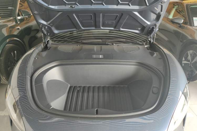 Used Xiaomi Auto SU7 2024 Rear-Drive Ultra-Long Range Advanced Pro-Level Intelligent Driving Version Engine Bay