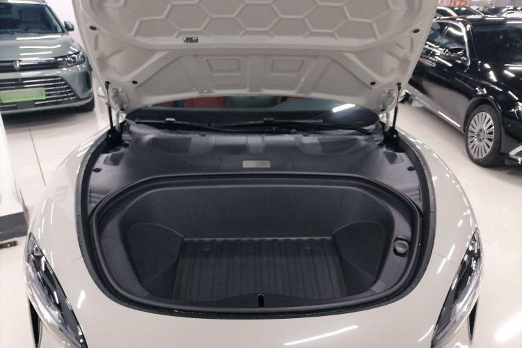 Used Xiaomi Auto SU7 2024 Rear-Drive Long-Range Intelligent Driving Version Engine Bay