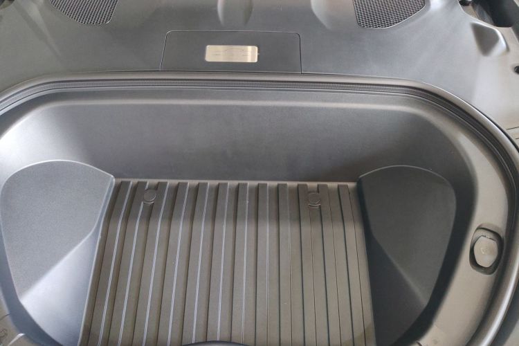 Used Xiaomi Auto SU7 2024 Rear-Drive Long-Range Intelligent Driving Version Engine Bay