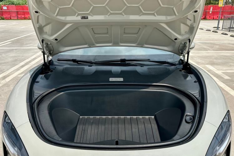 Used Xiaomi Auto SU7 2024 Rear-Drive Long-Range Intelligent Driving Version Engine Bay