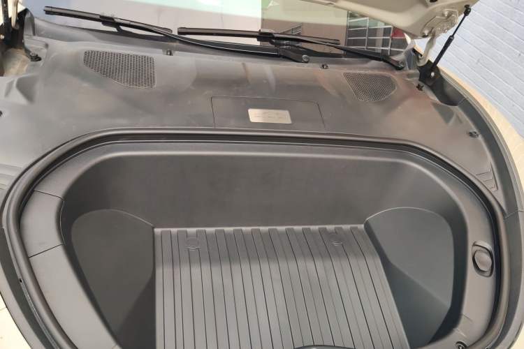 Used Xiaomi Auto SU7 2024 Four-Wheel Drive Ultra-Long Range Advanced Intelligent Driving Max Edition Engine Bay
