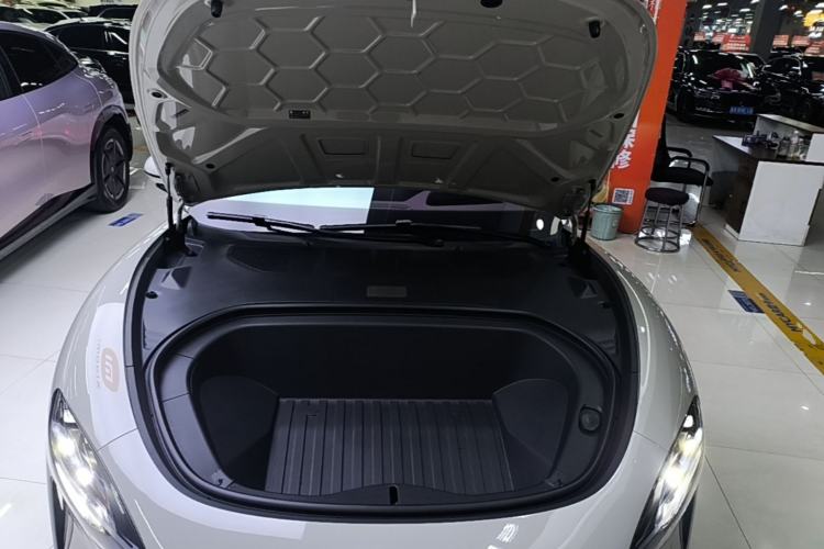 Used Xiaomi Auto SU7 2024 Four-Wheel Drive Ultra-Long Range Advanced Intelligent Driving Max Edition Engine Bay