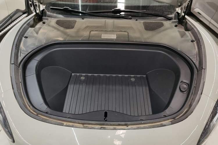 Used Xiaomi Auto SU7 2024 Rear-Drive Long-Range Intelligent Driving Version Engine Bay