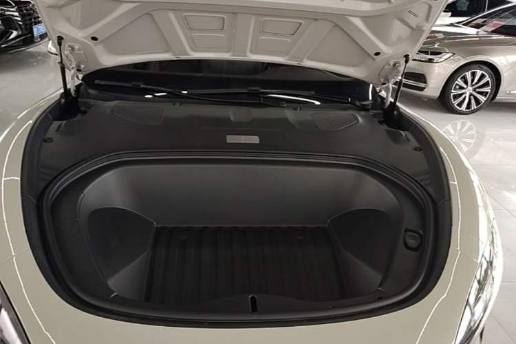 Used Xiaomi Auto SU7 2024 Rear-Drive Long-Range Intelligent Driving Version Engine Bay