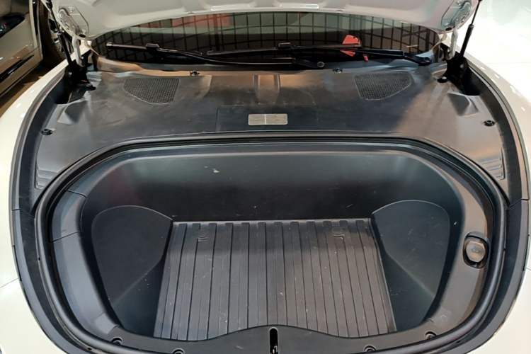 Used Xiaomi Auto SU7 2024 Rear-Drive Long-Range Intelligent Driving Version Engine Bay