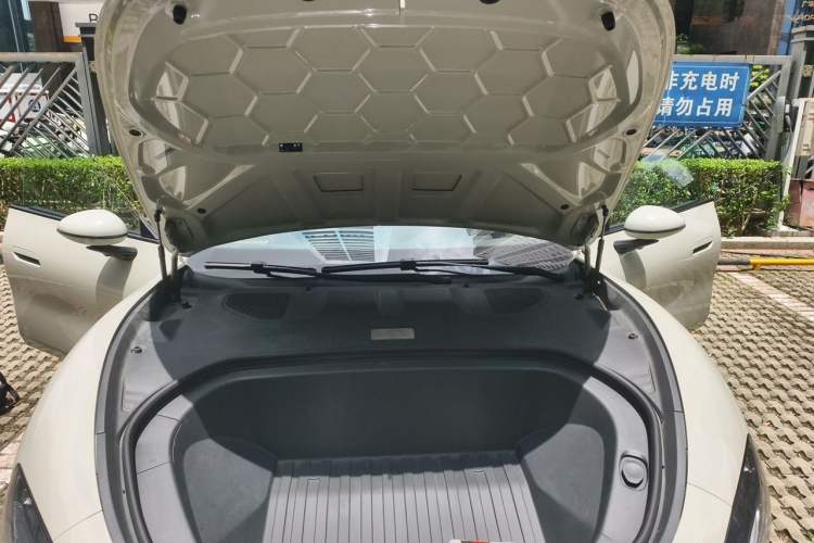 Used Xiaomi Auto SU7 2024 Four-Wheel Drive Ultra-Long Range Advanced Intelligent Driving Max Edition Engine Bay