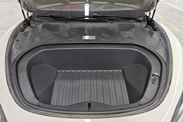 Used Xiaomi Auto SU7 2024 Four-Wheel Drive Ultra-Long Range Advanced Intelligent Driving Max Edition Engine Bay