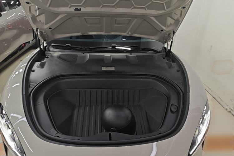Used Xiaomi Auto SU7 2024 Four-Wheel Drive Ultra-Long Range Advanced Intelligent Driving Max Edition Engine Bay