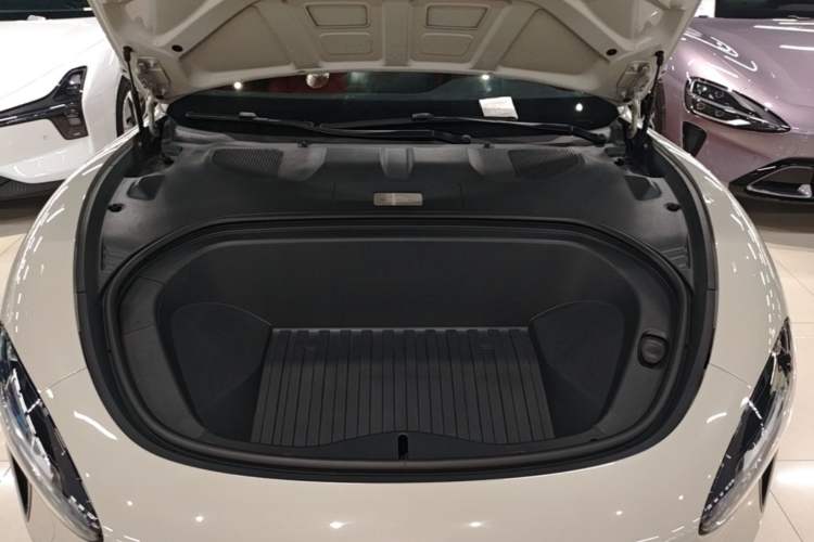 Used Xiaomi Auto SU7 2024 Rear-Drive Ultra-Long Range Advanced Pro-Level Intelligent Driving Version Engine Bay