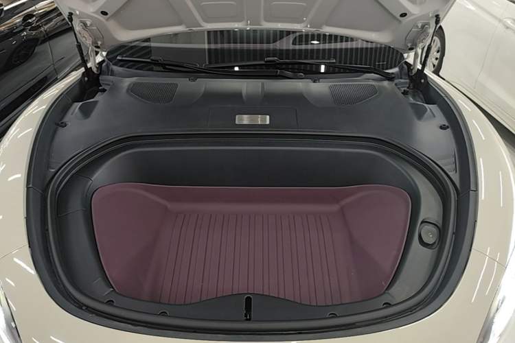 Used Xiaomi Auto SU7 2024 Four-Wheel Drive Ultra-Long Range Advanced Intelligent Driving Max Edition Engine Bay