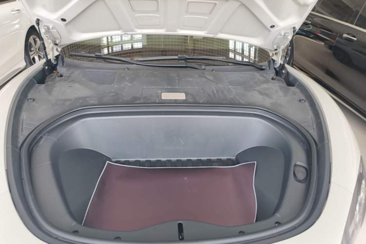 Used Xiaomi Auto SU7 2024 Rear-Drive Ultra-Long Range Advanced Pro-Level Intelligent Driving Version Engine Bay